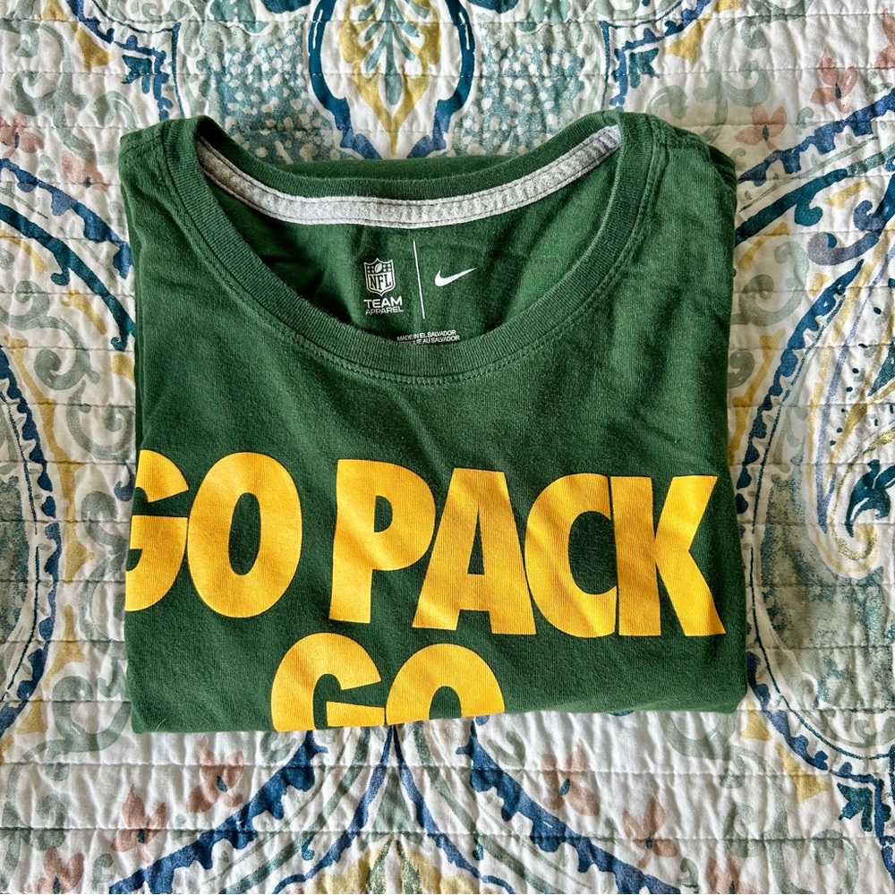 Women’s Nike Green Bay Packer’s Long Sleeve, Size M